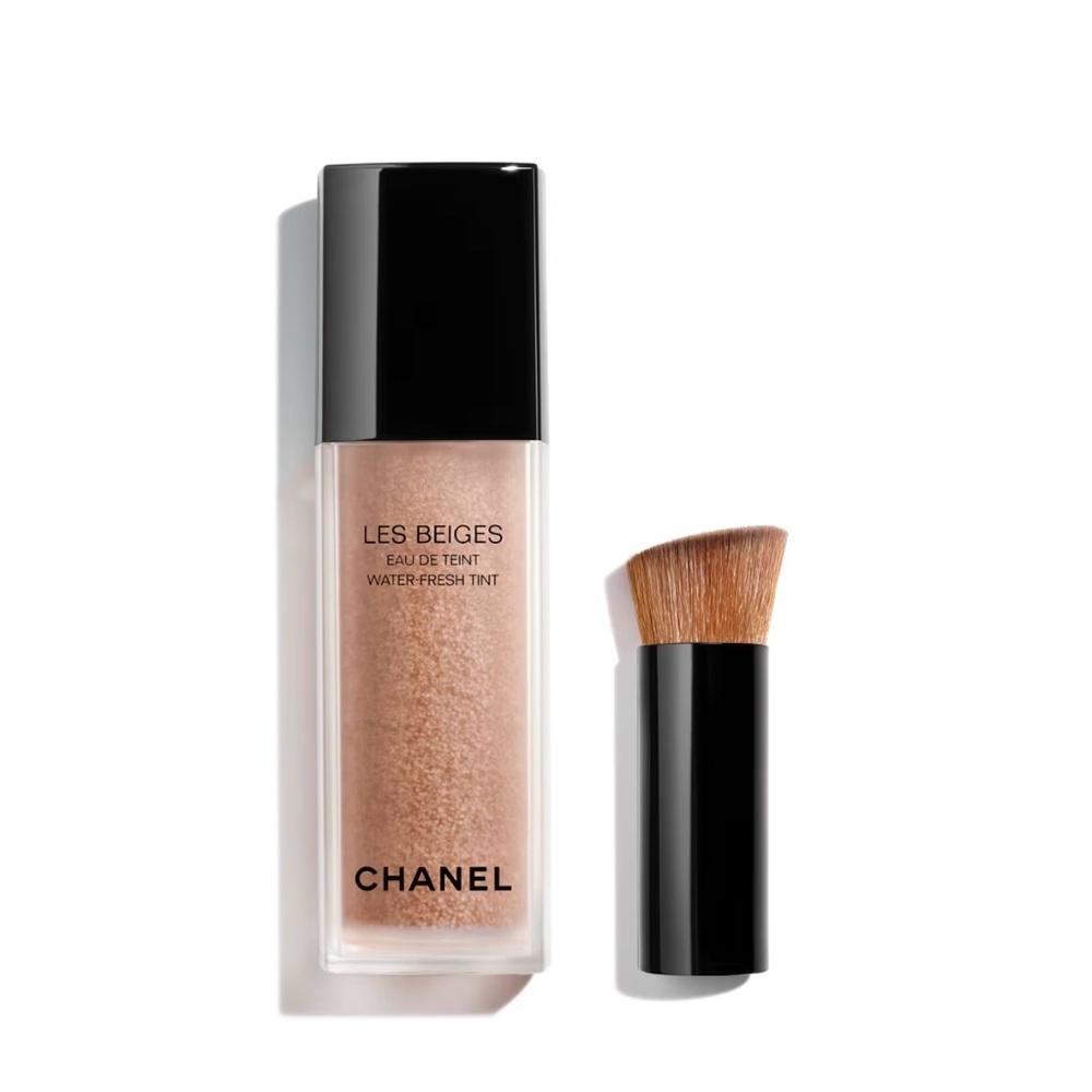 CHANEL Les Beiges Eau De Teint Water Fresh Tint in Medium-Light